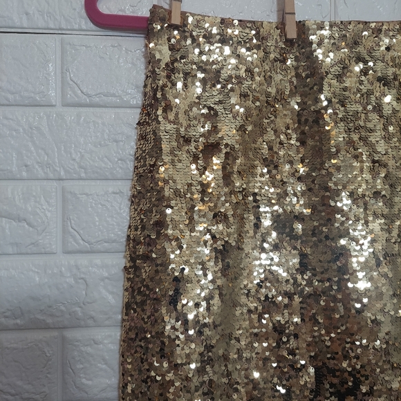 Alice + Olivia Ramos Fitted Gold Sequin Skirt Size 2 - Picture 7 of 16